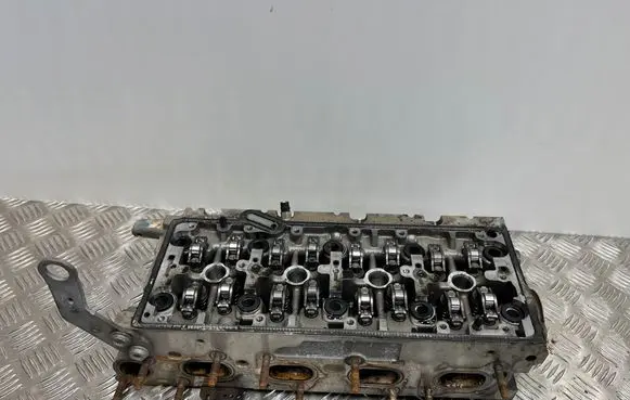 Volkswagen Touran III Engine head 04L103064