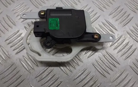 Hyundai Accent A/C air flow flap actuator/motor 