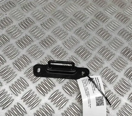 Jeep Grand Cherokee (WK) Rear door lock loop/hook striker 