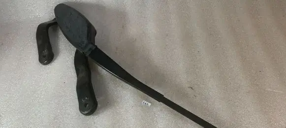 Mercedes-Benz E W211 Front wiper blade arm 2118200744