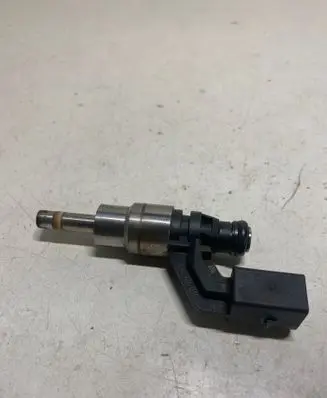 Volkswagen Golf Plus Fuel injector 03C906036A