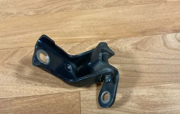 Ford Mondeo Mk III Rear door lower hinge 93BBF26807AL