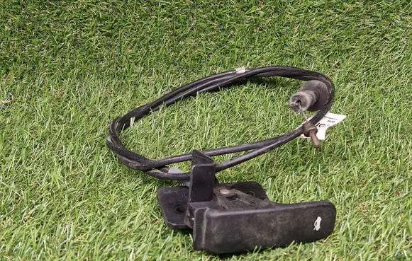 Ford Mondeo MK II Engine bonnet (hood) release handle 93BB16B626AE PA6GF30