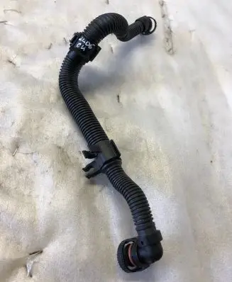 Audi A4 S4 B9 8W Breather hose/pipe 06n103213