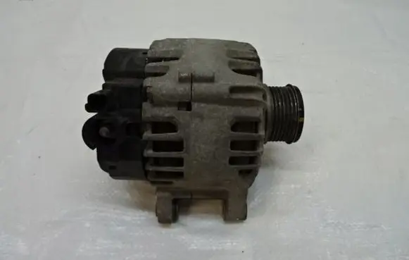 Citroen C4 Cactus Generator/alternator 9810971880
