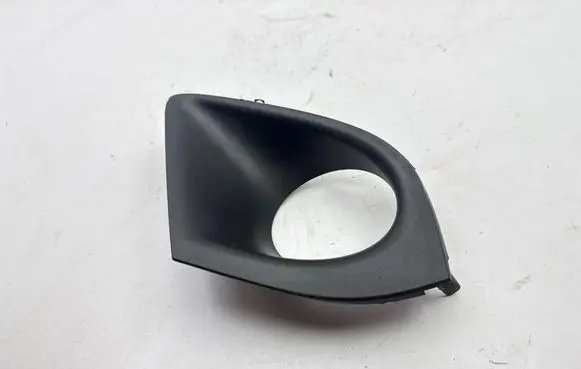 Toyota Auris 150 Front fog light trim/grill 8148102250