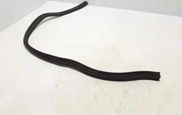 Volkswagen Touareg II Engine compartment rubber 7P6823723