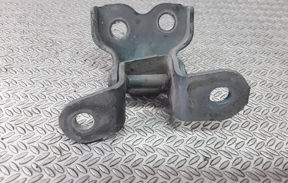 Toyota Land Cruiser (J100) Front door lower hinge 