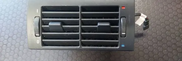 BMW 5 E39 Rear air vent grill 8376150