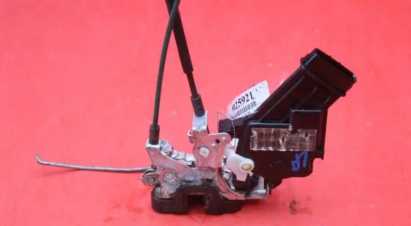 KIA Magentis Front door lock