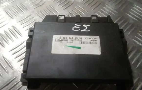 Mercedes-Benz E W211 Transfer box differential control unit 0255450532