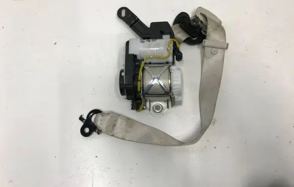 BMW 7 G11 G12 Front seatbelt 7402424