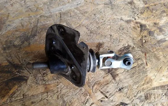 Volkswagen Transporter - Caravelle T5 Steering column universal joint 521433J