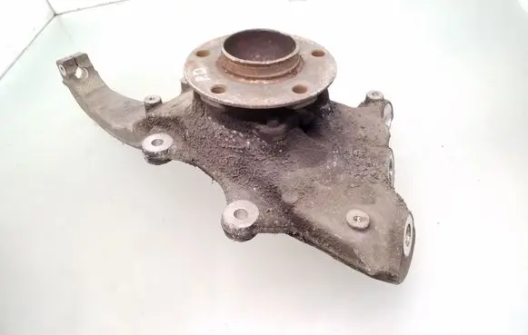 BMW 5 GT F07 Front wheel hub spindle knuckle