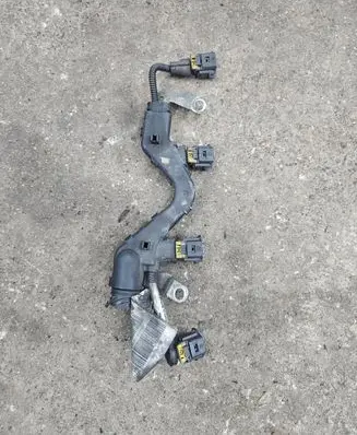 Opel Zafira C Fuel injector wires 55591592 20120608 1504190