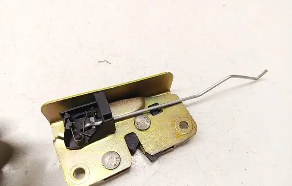 Ford Focus Seat back rest lock catch 