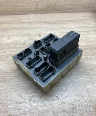 Ford Focus Fuse module 98AG14A073AE