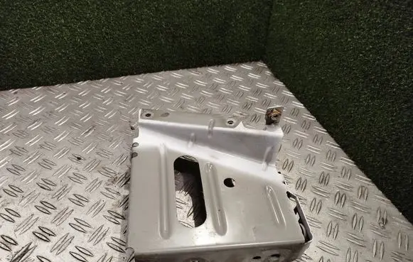 Renault Master III Fender mounting bracket 03G37490R