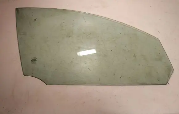 Volvo V50 Front door window glass four-door