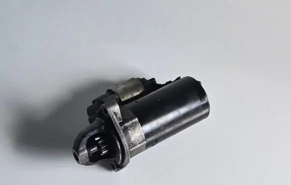 BMW X6 E71 Starter motor 7796892