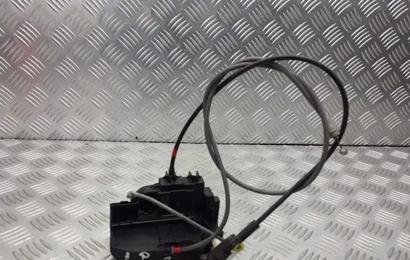 Nissan Note (E11) Front door lock
