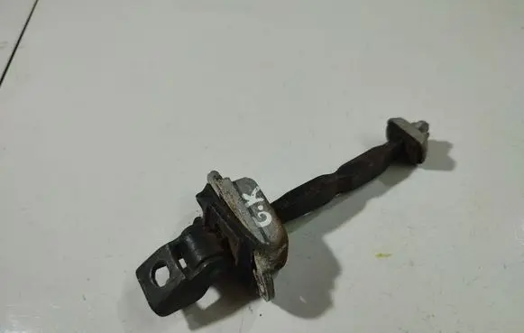 Skoda Octavia Mk2 (1Z) Rear door check strap stopper 
