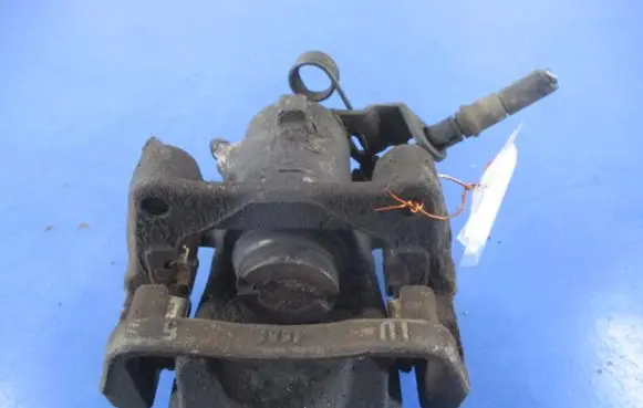 Opel Zafira B Rear brake caliper