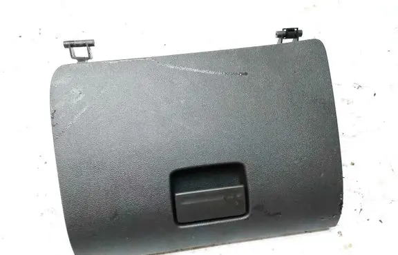 Ford Focus Glove box