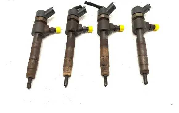 Fiat Grande Punto Fuel injectors set 0445110276