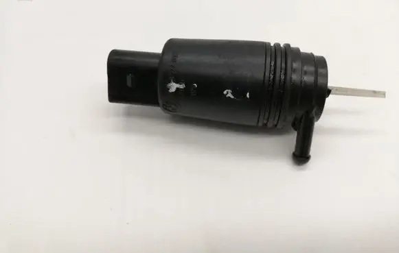 BMW 3 E90 E91 Windscreen/windshield washer pump 8377612