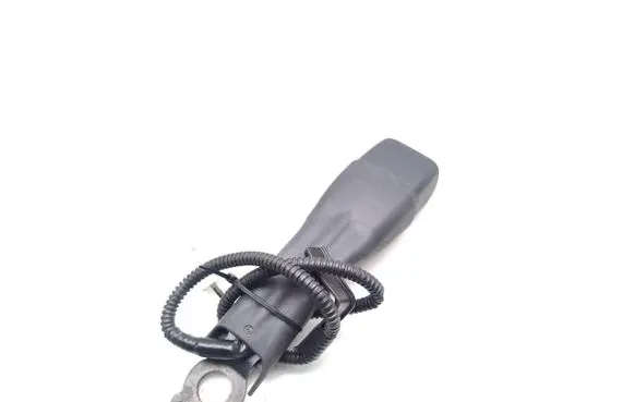 Toyota Prius (XW50) Front seatbelt buckle 