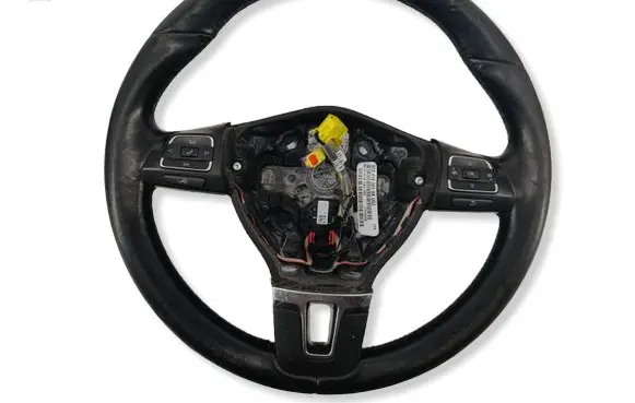 Volkswagen Jetta VI Steering wheel 5C0419091AK T1PQ255020050