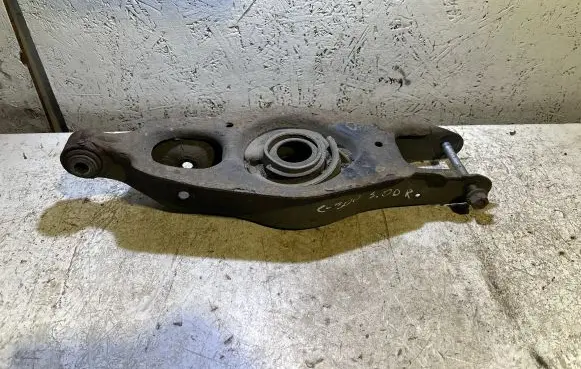 Chrysler 300C Rear upper control arm/wishbone
