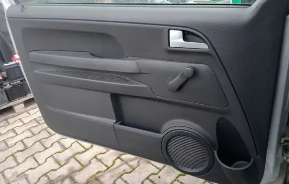 Volkswagen Fox Front door card panel trim brak