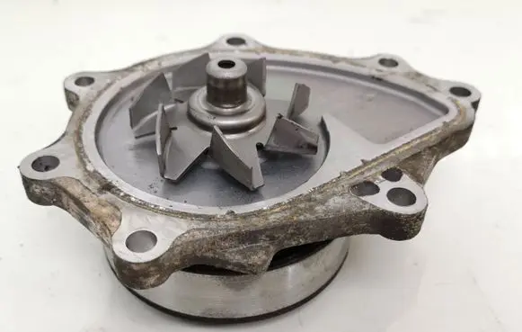 Toyota Avensis T250 Water pump 2BF