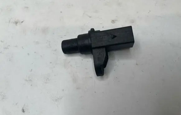 BMW 5 E39 Camshaft position sensor 1438082