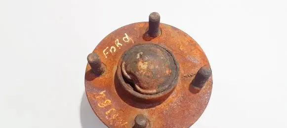 Rear wheel hub