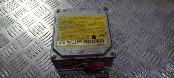 Mitsubishi Colt Airbag control unit/module mr141888 x6t39073