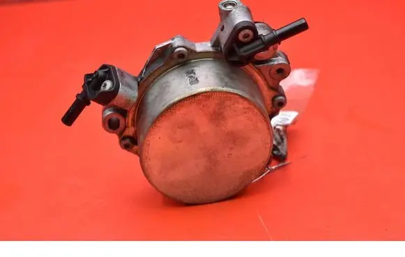Ford Mondeo MK I Vacuum pump 9674192280