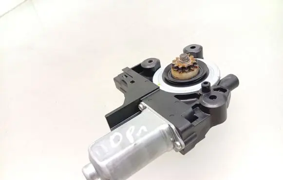 Volvo V70 Front door window regulator motor 970714102