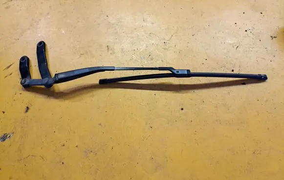 Mercedes-Benz E W212 Windshield/front glass wiper blade 97036203 3392125703