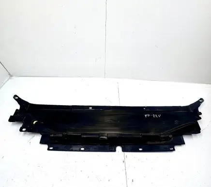Ford Fusion II Radiator trim DS7316613AF