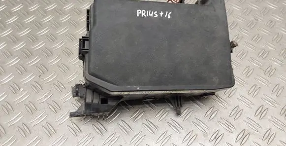 Toyota Prius+ (ZVW40) Fuse box set 8266247210