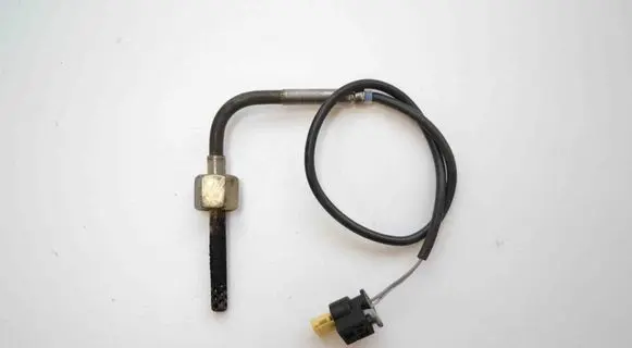 Mercedes-Benz Sprinter W906 Oil temperature sensor 1419889104982 A0071537528