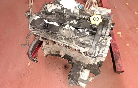 Chrysler Town & Country V Engine 04666708AB P04666708AB