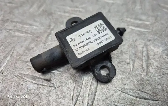 Mercedes-Benz E W212 Airbag deployment crash/impact sensor A2129056501