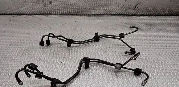 Fuel injector supply line/pipe
