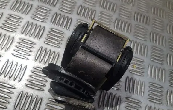 Middle seatbelt (rear)
