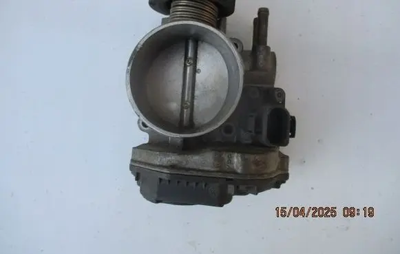 Volkswagen PASSAT B4 Throttle valve 021133064