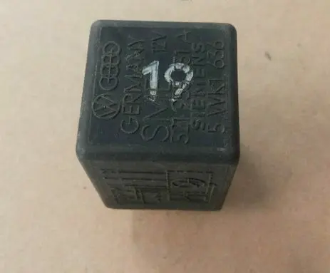 Volkswagen Golf II Other relay 321955531A